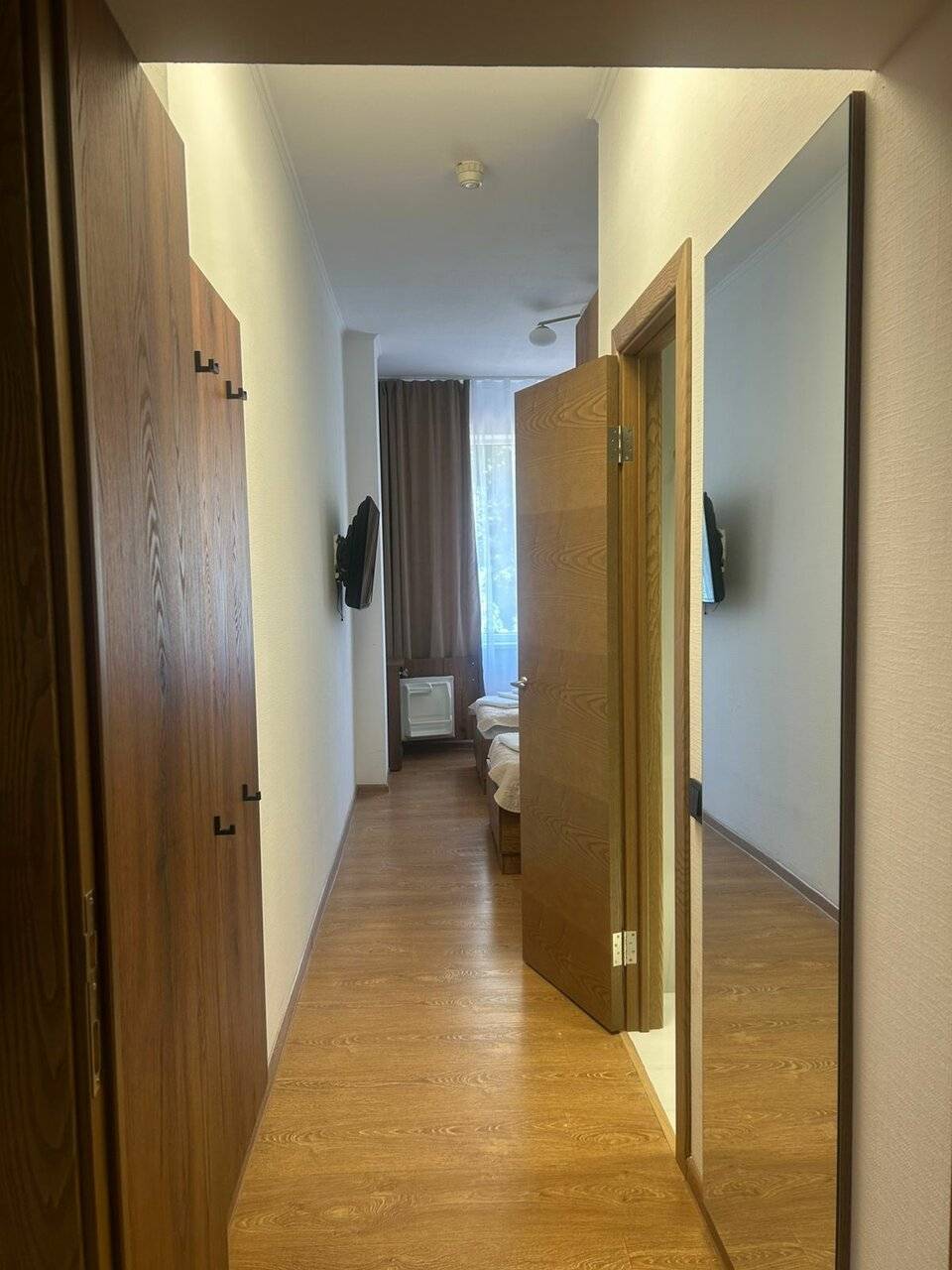 Фотографии номера Двухместный номер с 2 отдельными кроватями в Гостинице Русь Туапсе