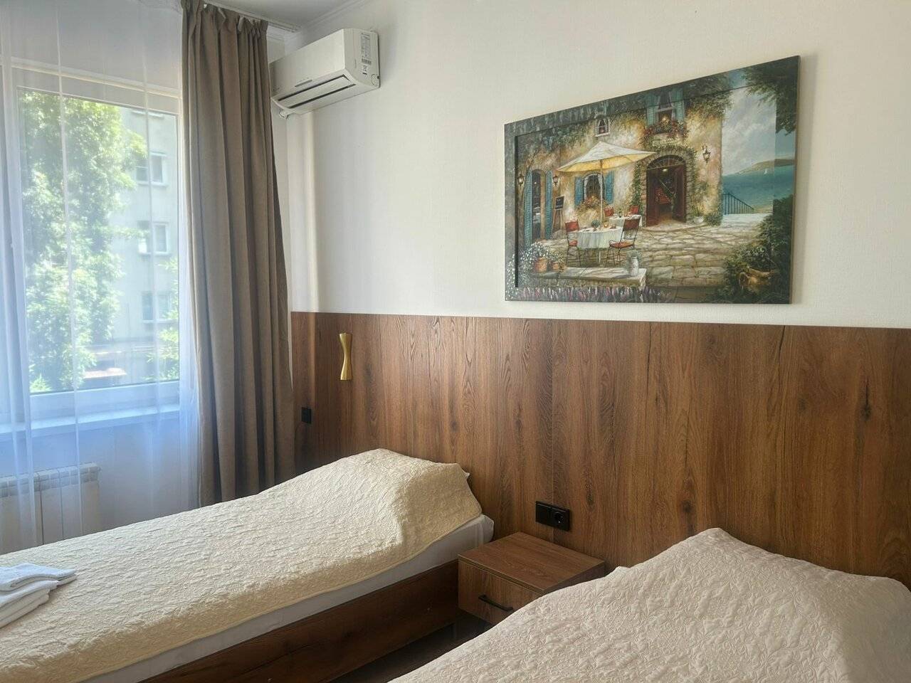 Фотографии номера Двухместный номер с 2 отдельными кроватями в Гостинице Русь Туапсе